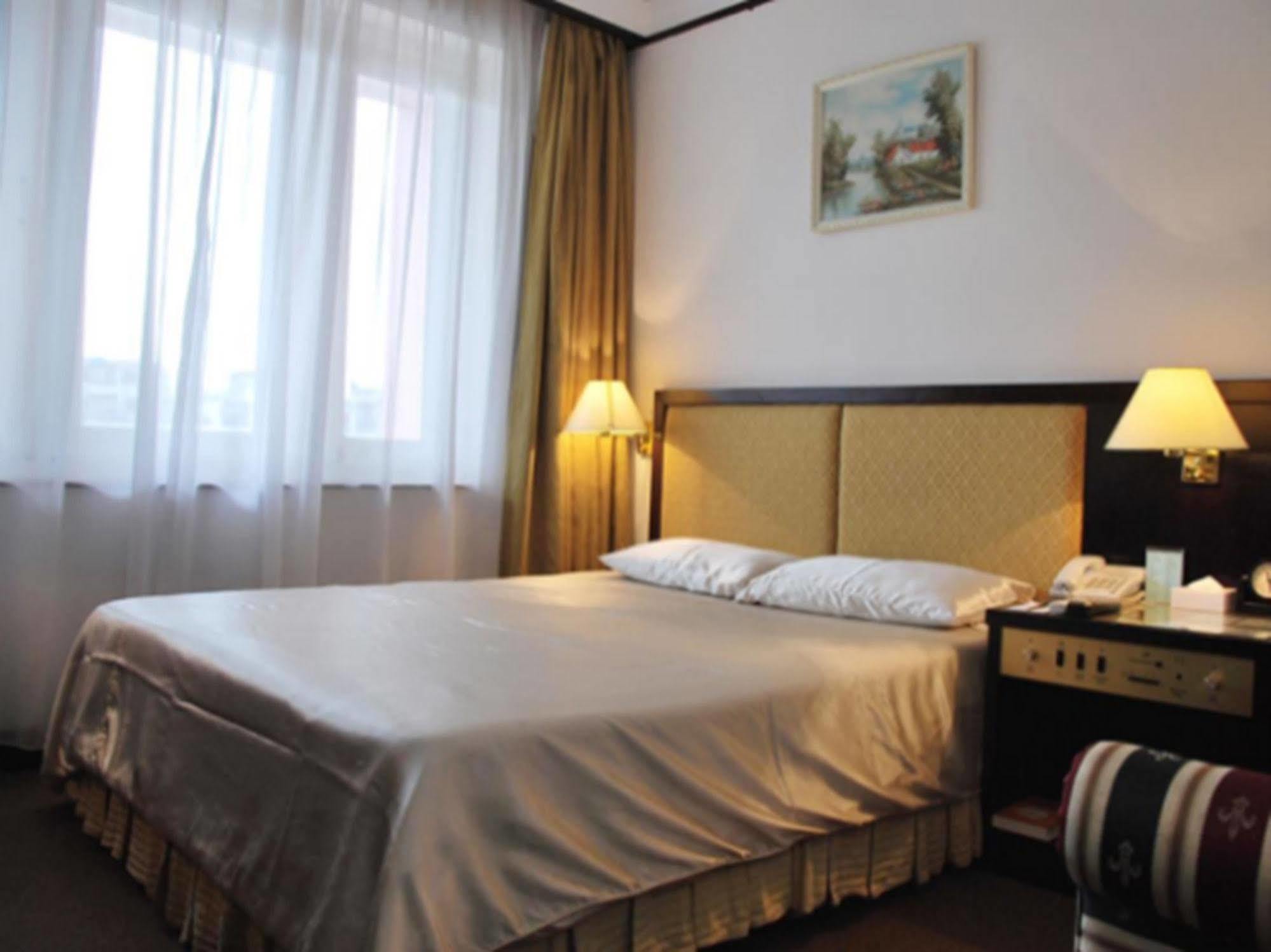 Capital Garden Hotel Hanoï Extérieur photo