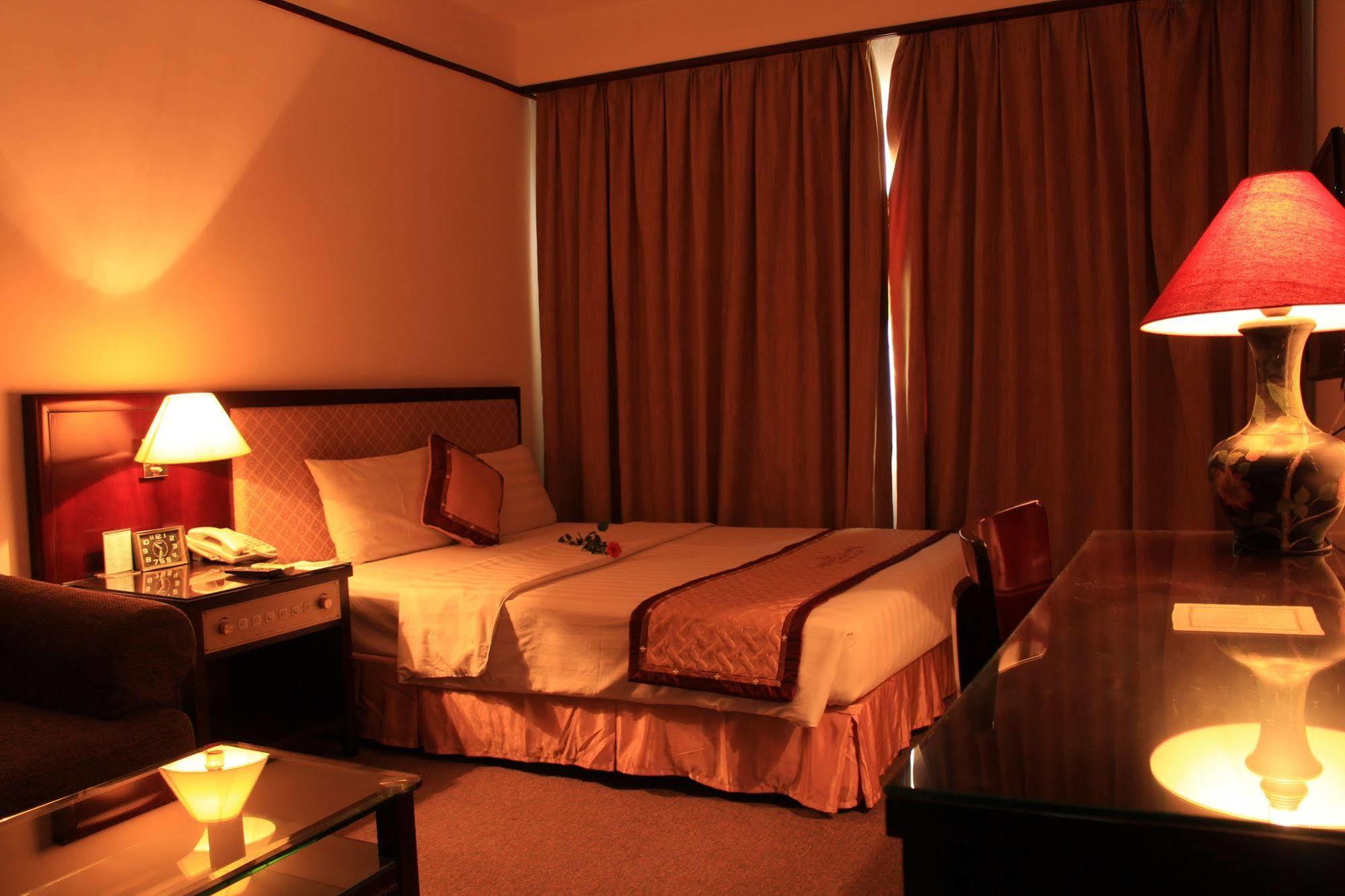 Capital Garden Hotel Hanoï Extérieur photo